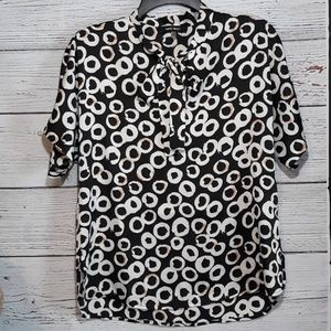 Nine West Size: Medium - Short Sleeve